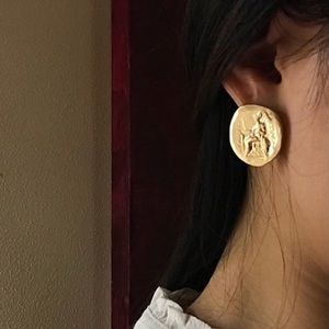 18k Gold Coin Vintage Clip On Earrings